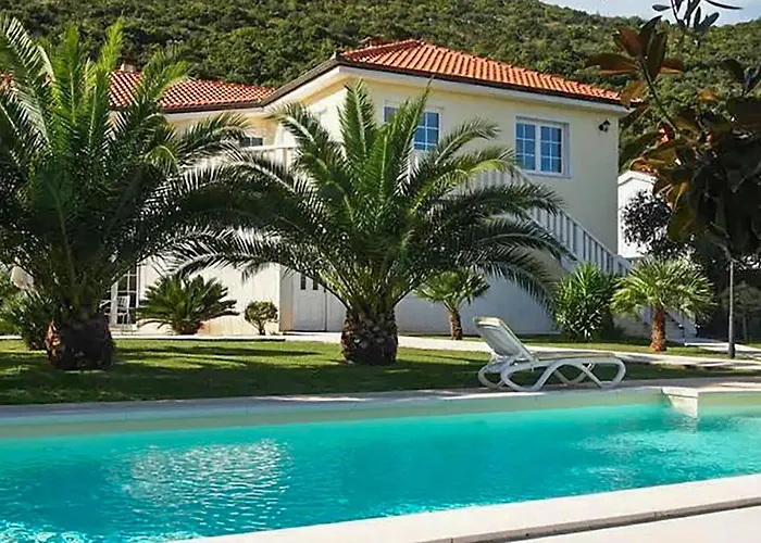 Apartment Beautiful In With Wifi Trpanj