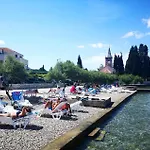 Gorgeous Apartment In Trpanj With Lake View