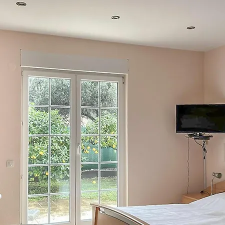 Gorgeous In With View *