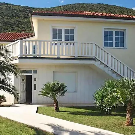 Gorgeous In With View Apartman